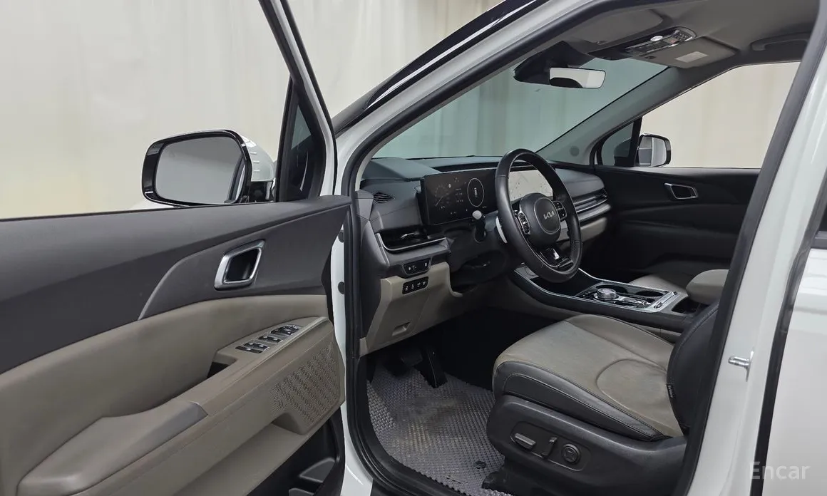 Фото 10 - Kia Carnival