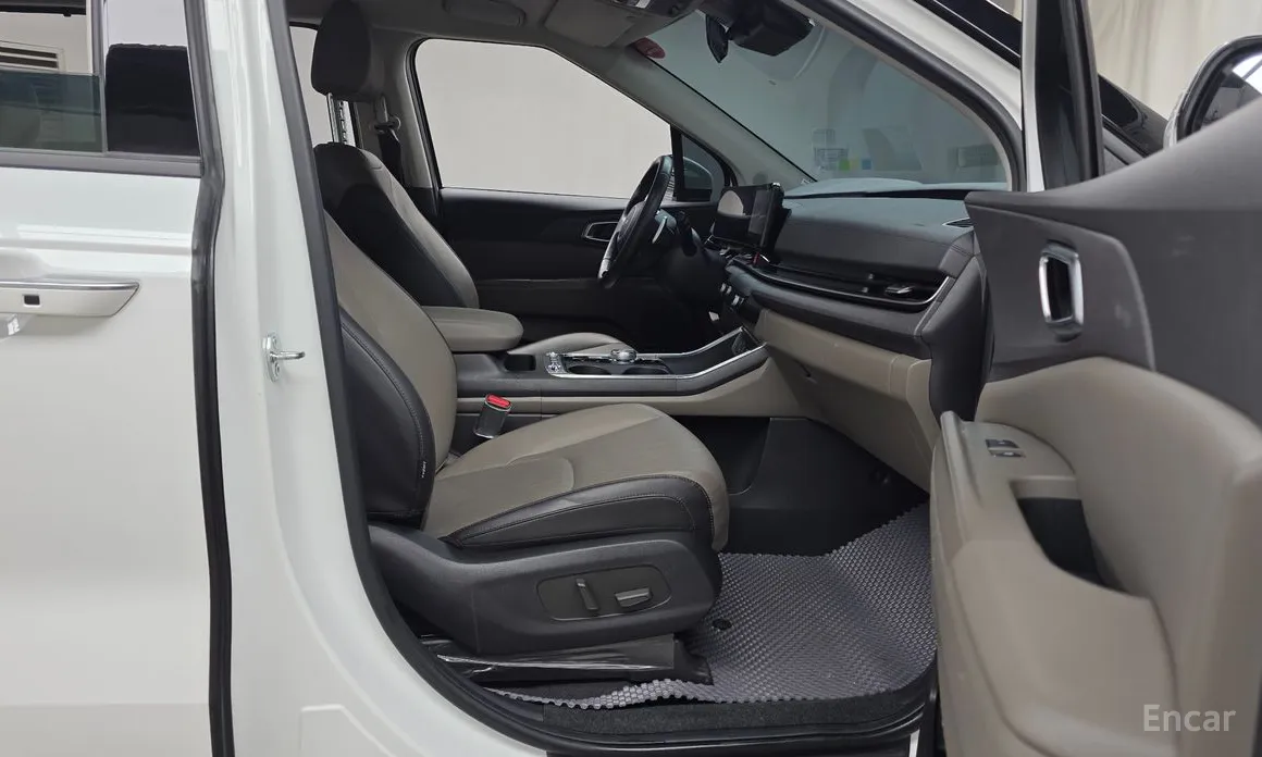 Фото 11 - Kia Carnival