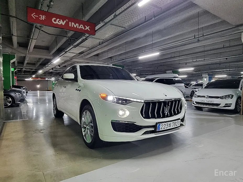 Фото 2 - Maserati Levante