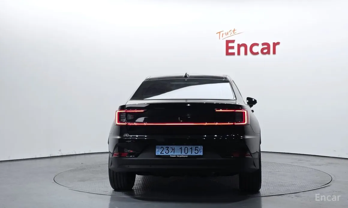 Фото 4 - Polestar 2