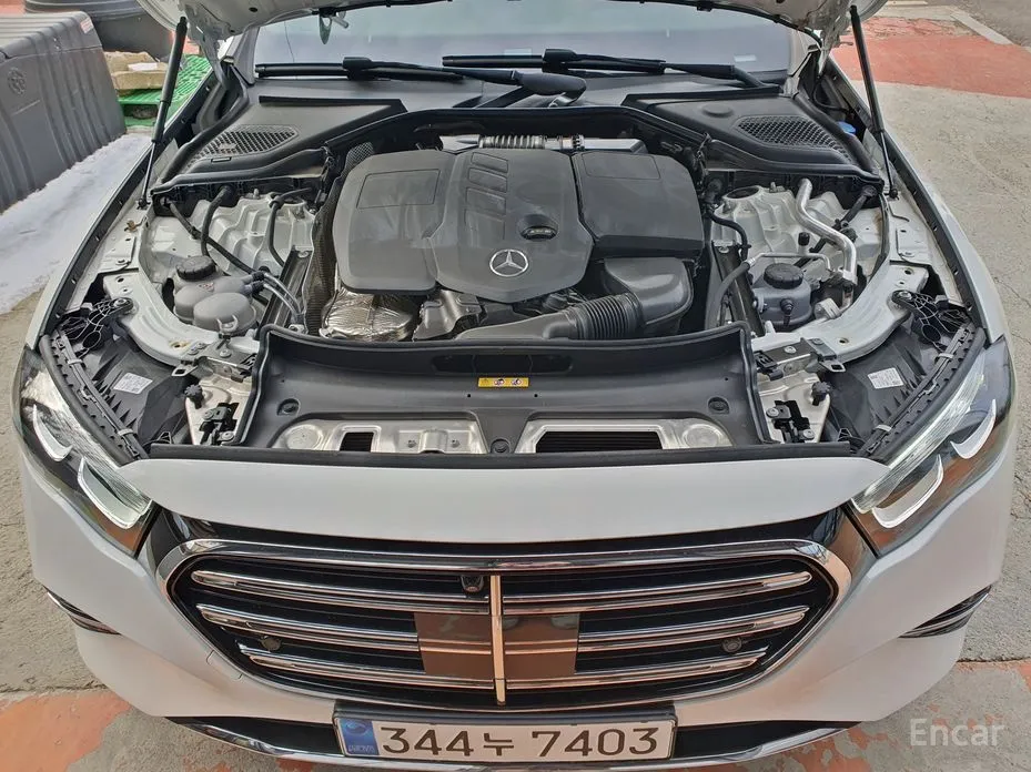 Фото 11 - Mercedes-Benz E-Class