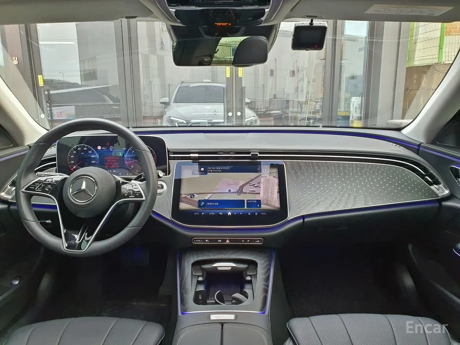 Фото 5 - Mercedes-Benz E-Class