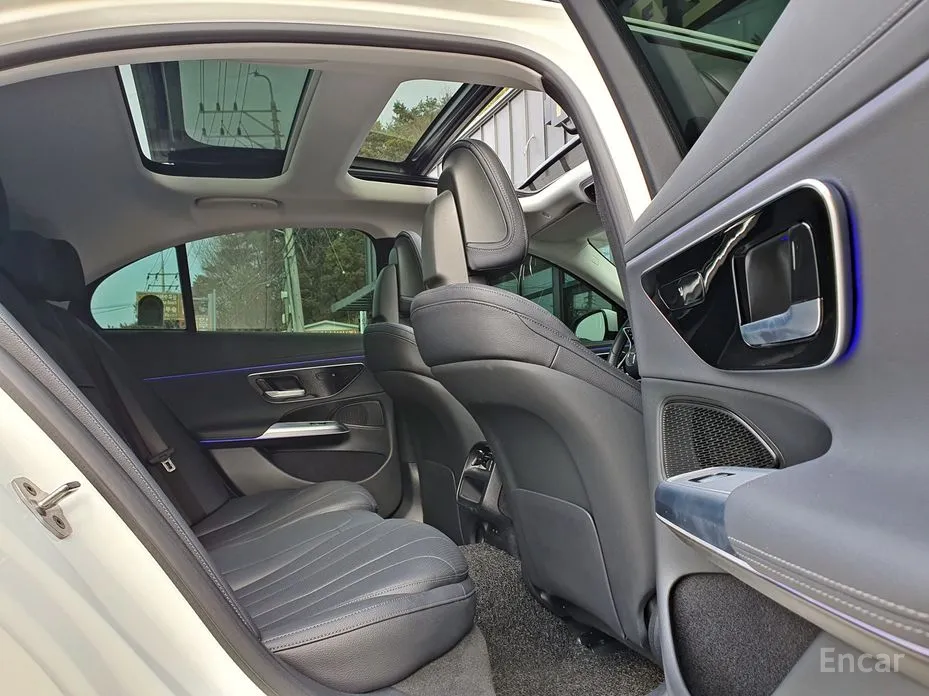 Фото 7 - Mercedes-Benz E-Class