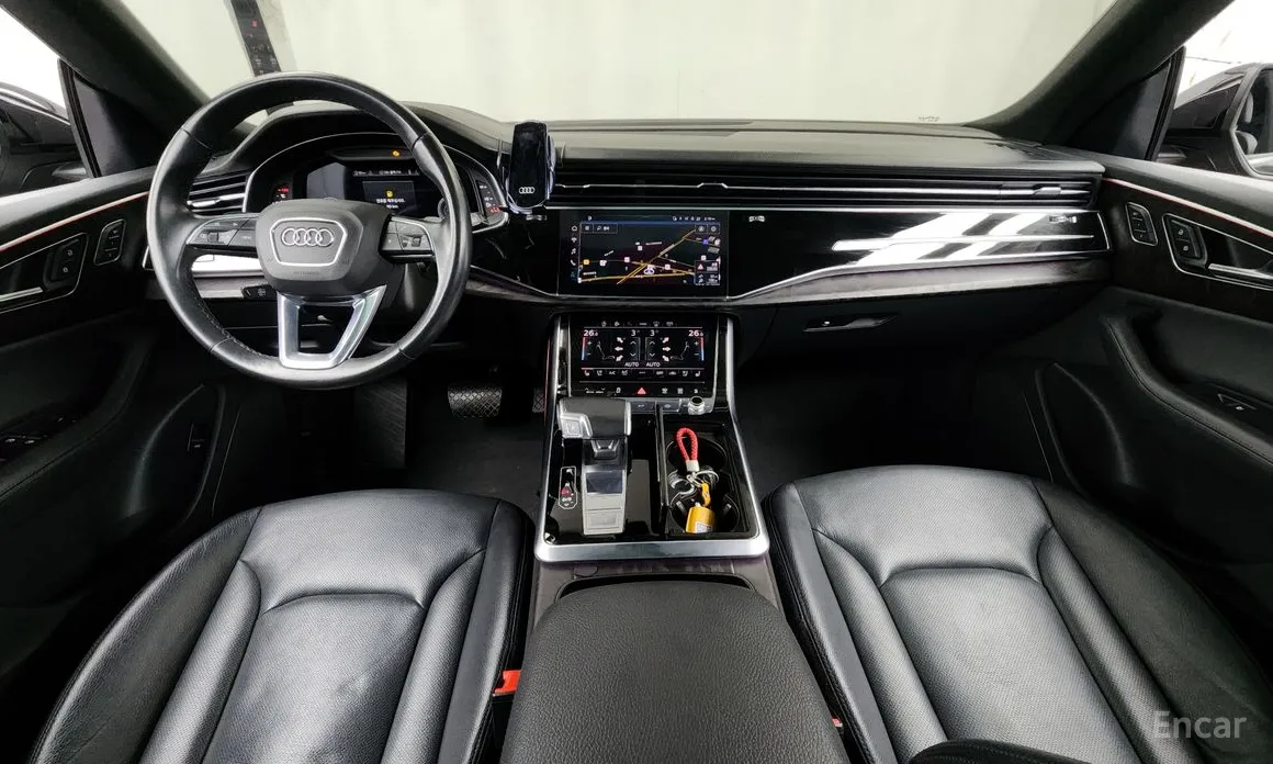 Фото 7 - Audi Q8