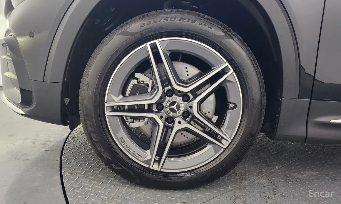 Фото 5 - Mercedes-Benz GLB-Class