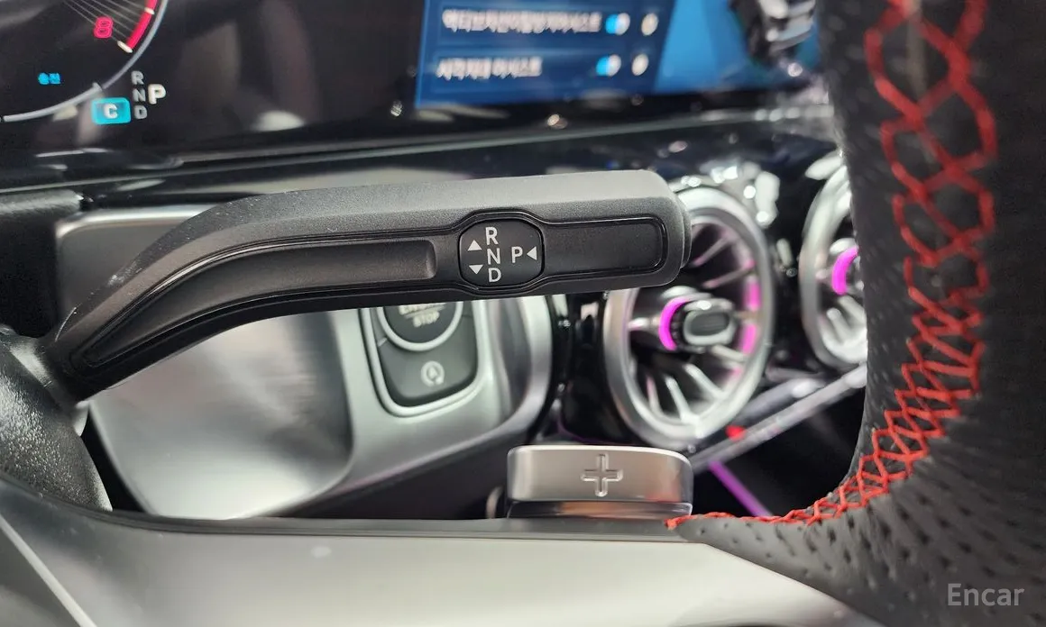 Фото 9 - Mercedes-Benz GLB-Class