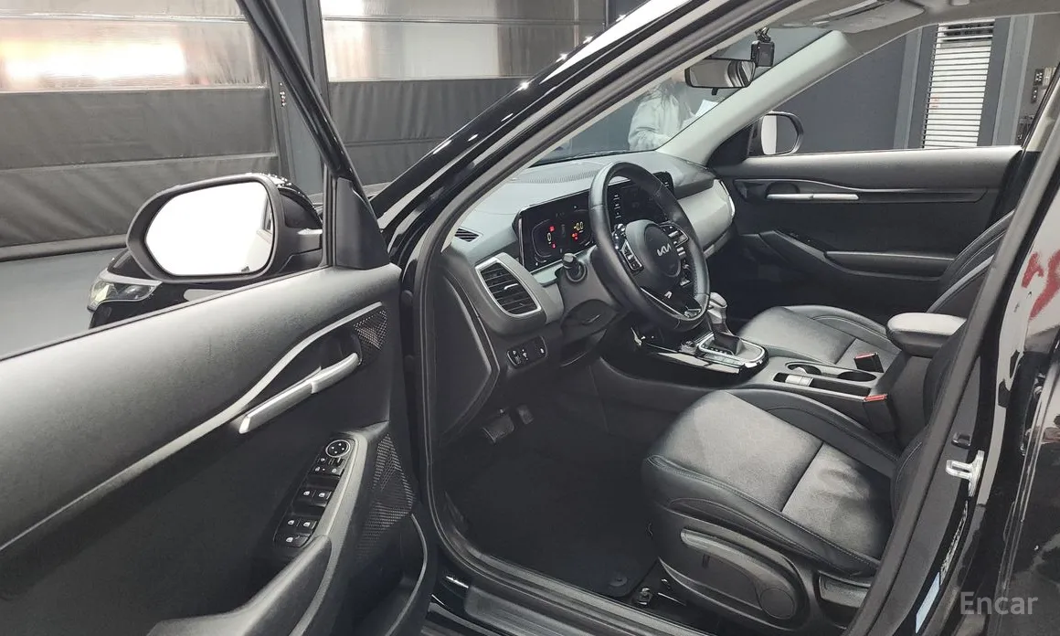 Фото 10 - Kia Seltos