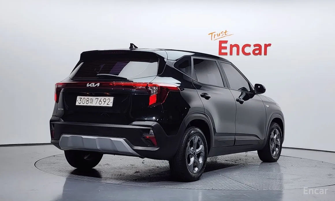 Фото 2 - Kia Seltos