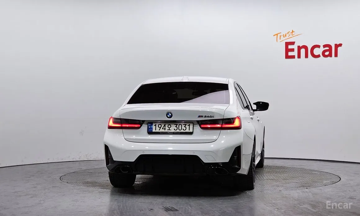 Photo 4 - BMW 3 Series