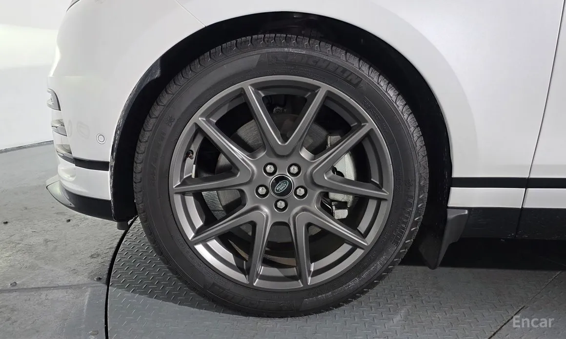 Фото 5 - Land Rover Range Rover Velar