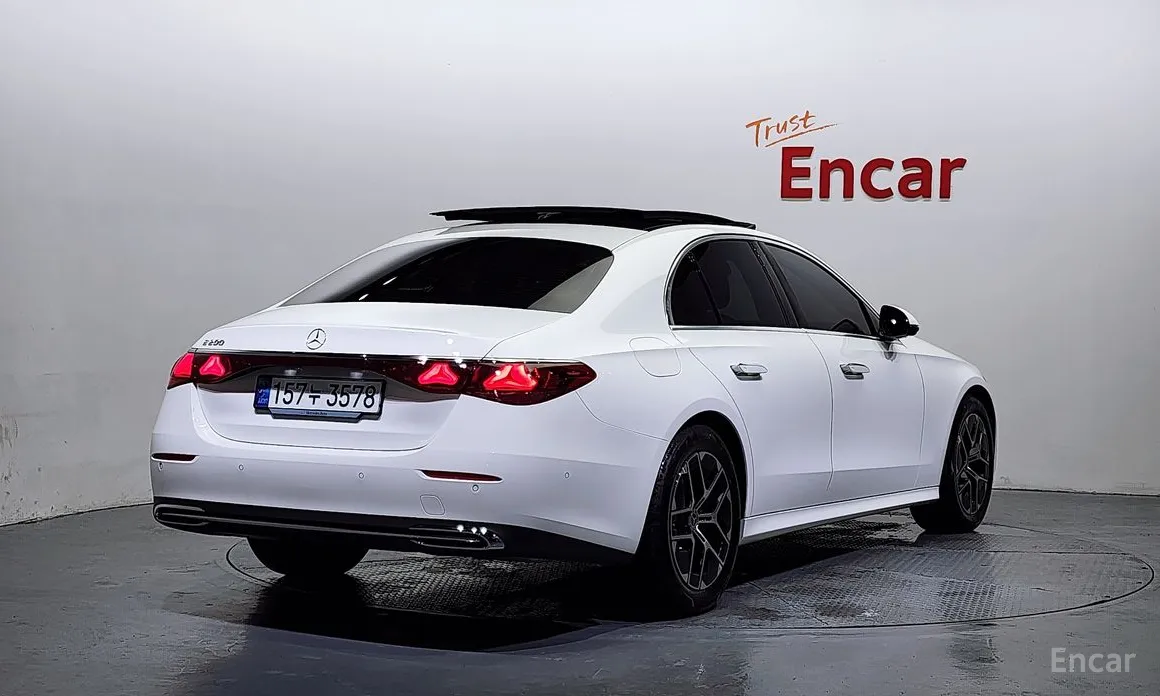 Фото 2 - Mercedes-Benz E-Class