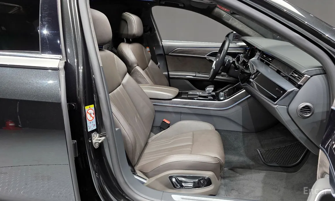 Фото 11 - Audi A8