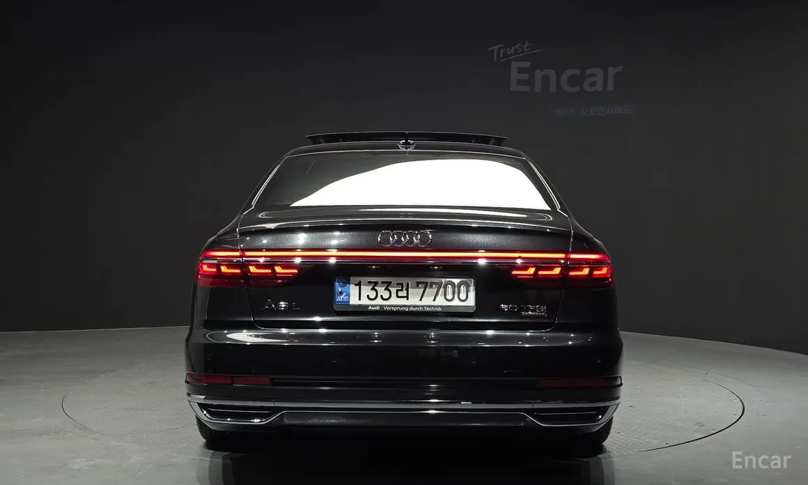 Фото 4 - Audi A8