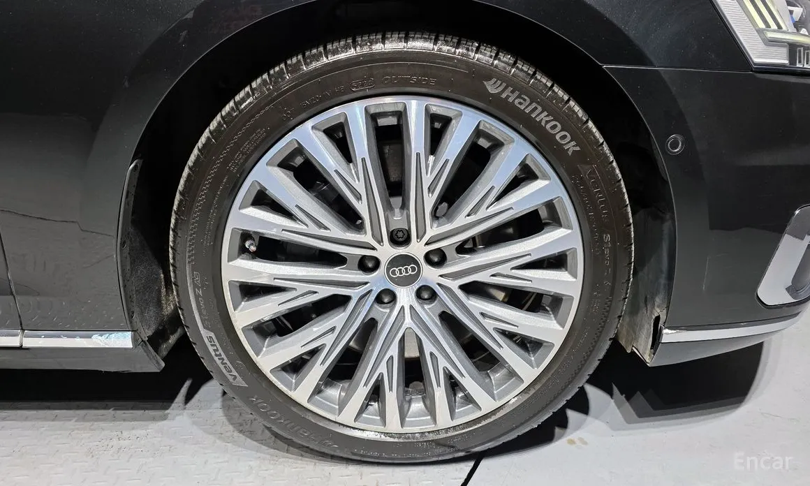 Фото 5 - Audi A8