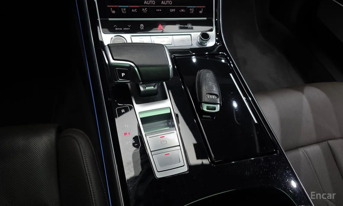 Фото 9 - Audi A8