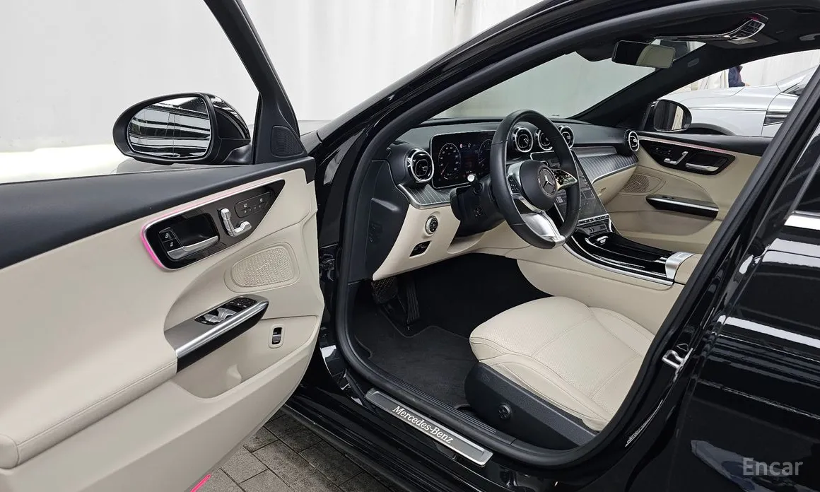 Фото 10 - Mercedes-Benz C-Class