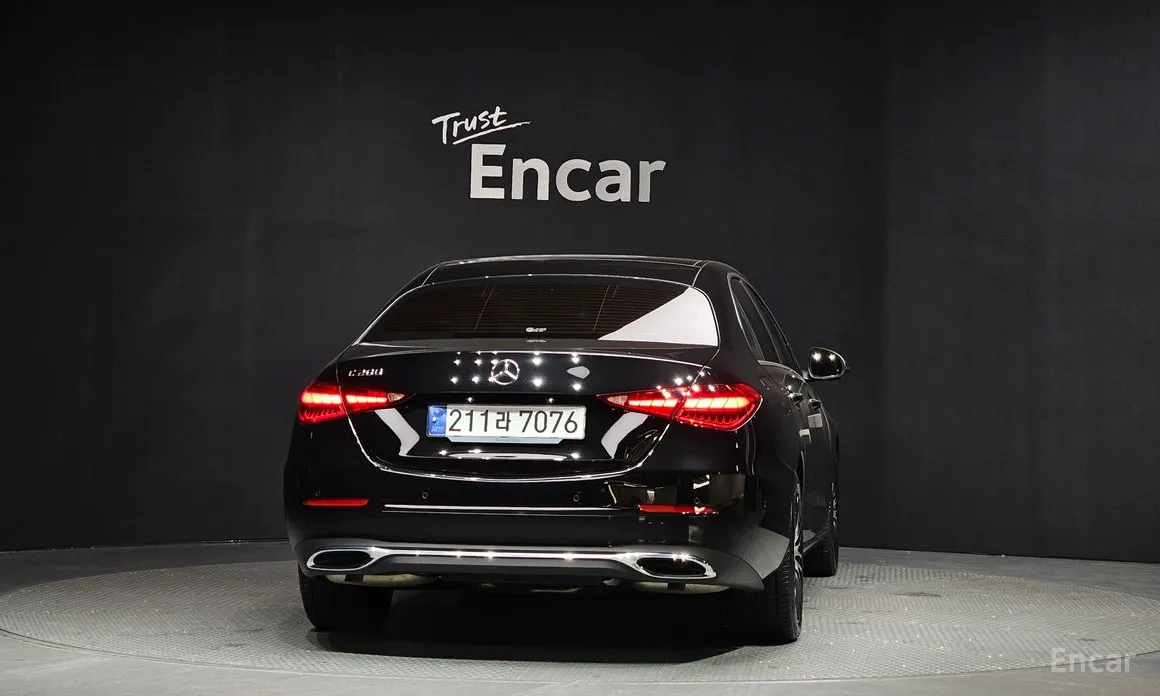 Фото 4 - Mercedes-Benz C-Class