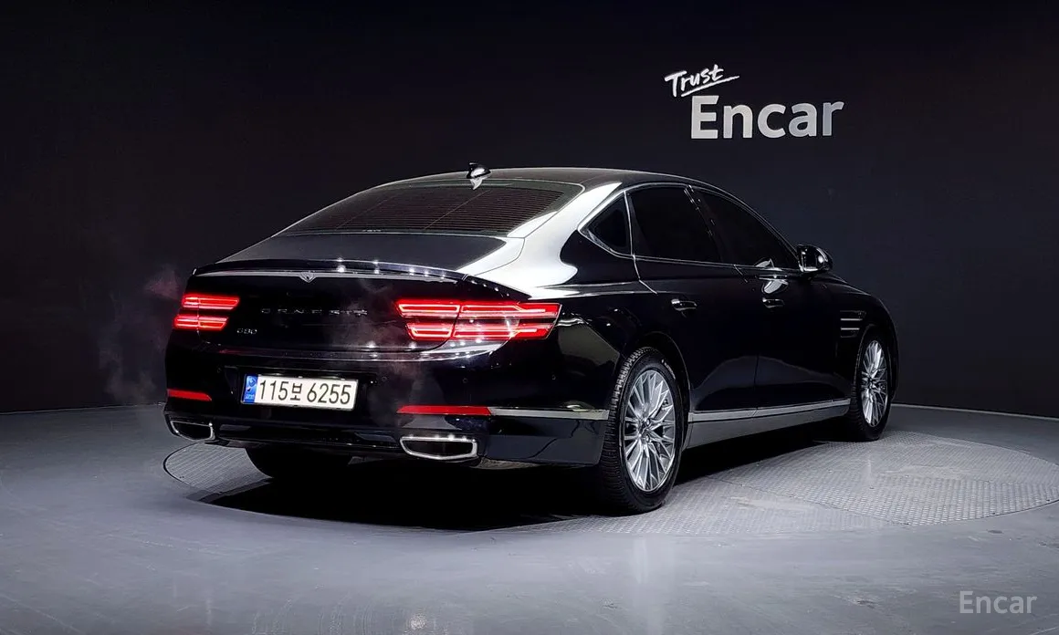 Фото 2 - Genesis G80