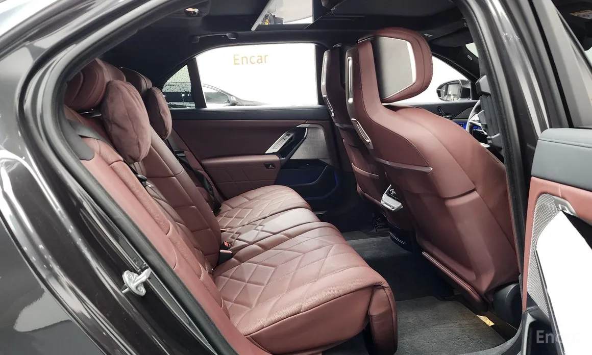 Фото 12 - BMW 7 Series