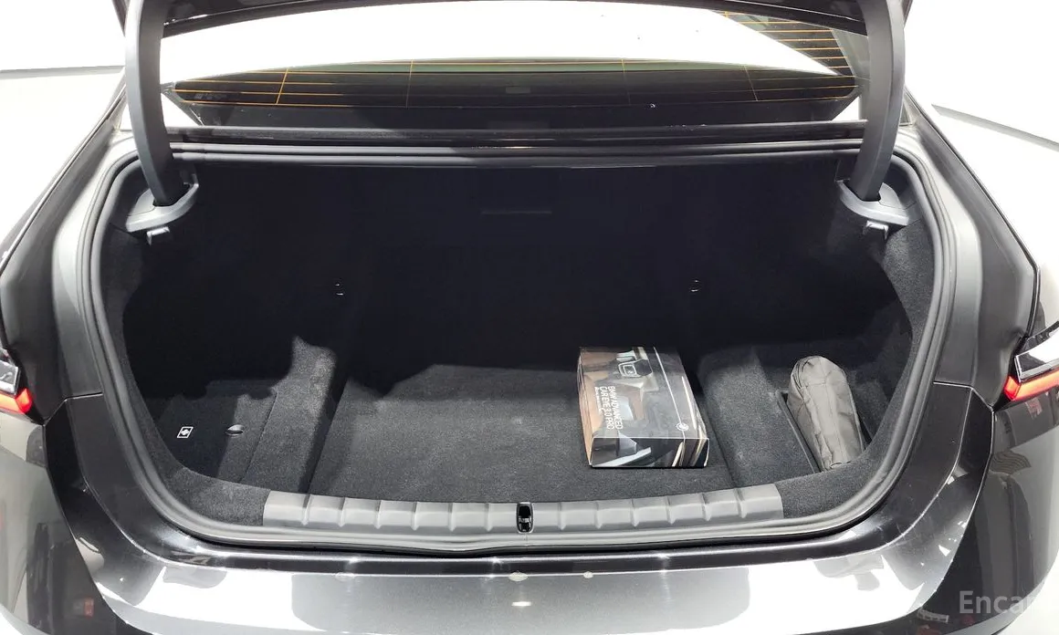 Фото 20 - BMW 7 Series