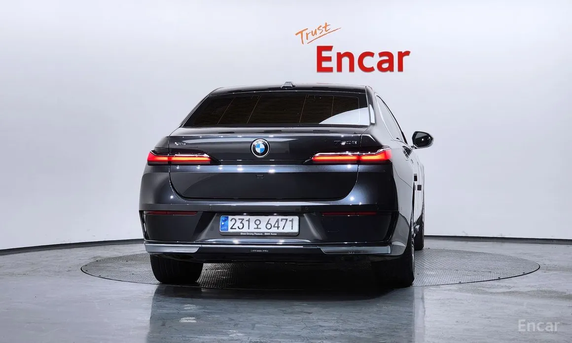 Фото 4 - BMW 7 Series