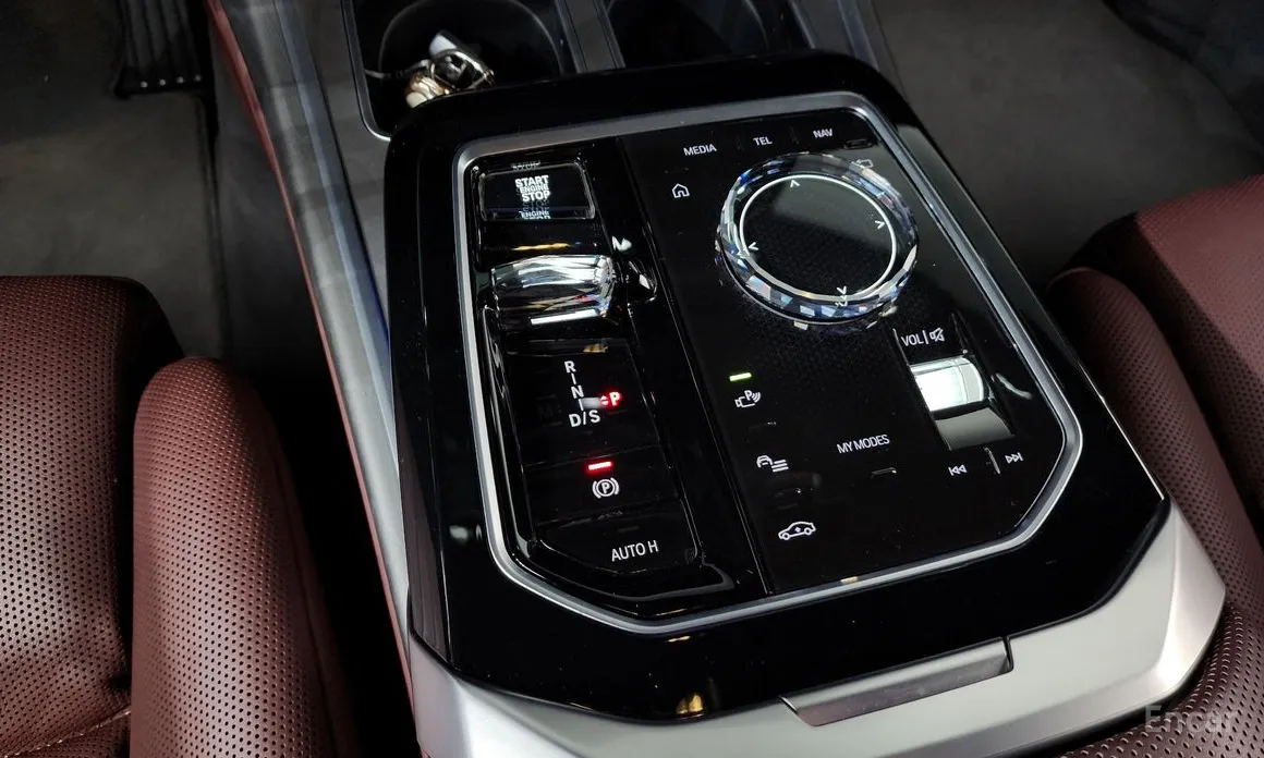 Фото 9 - BMW 7 Series