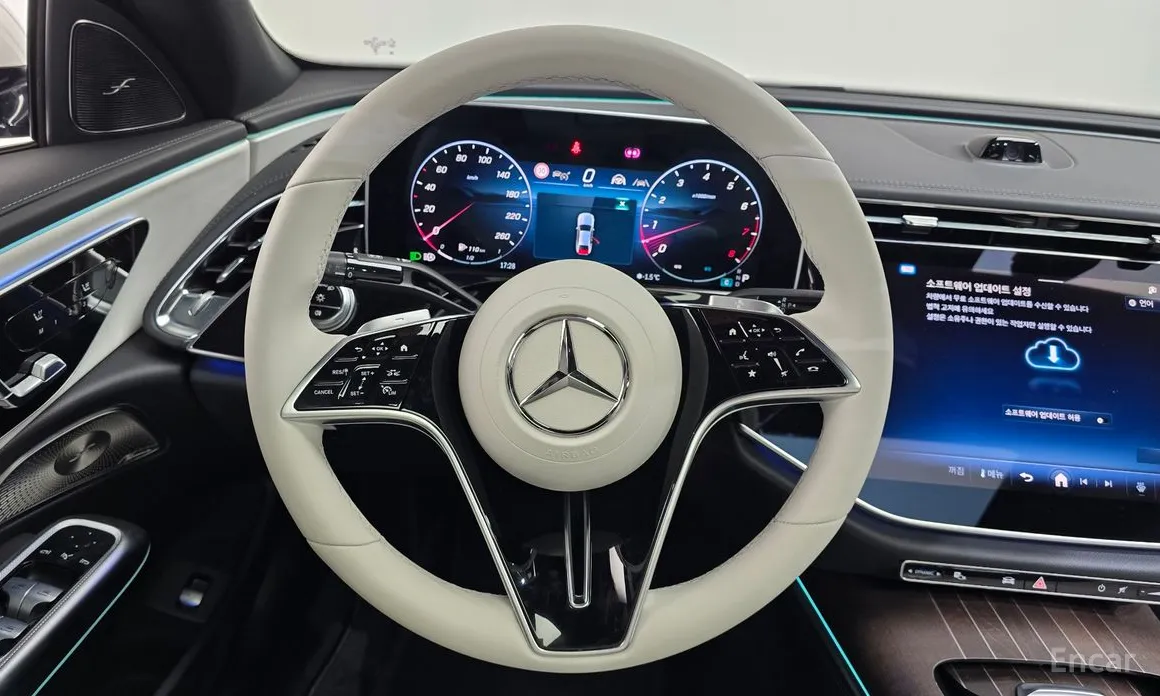 Фото 13 - Mercedes-Benz E-Class