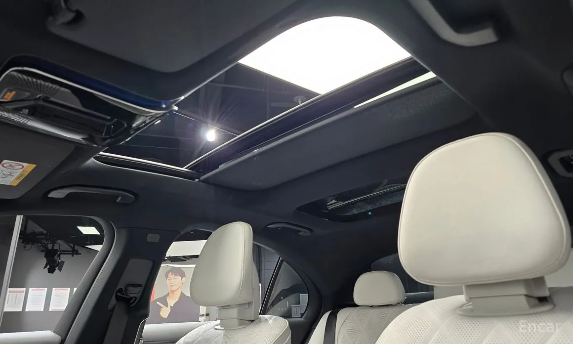 Фото 19 - Mercedes-Benz E-Class