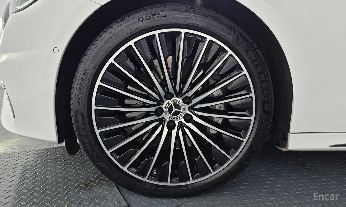 Фото 5 - Mercedes-Benz E-Class