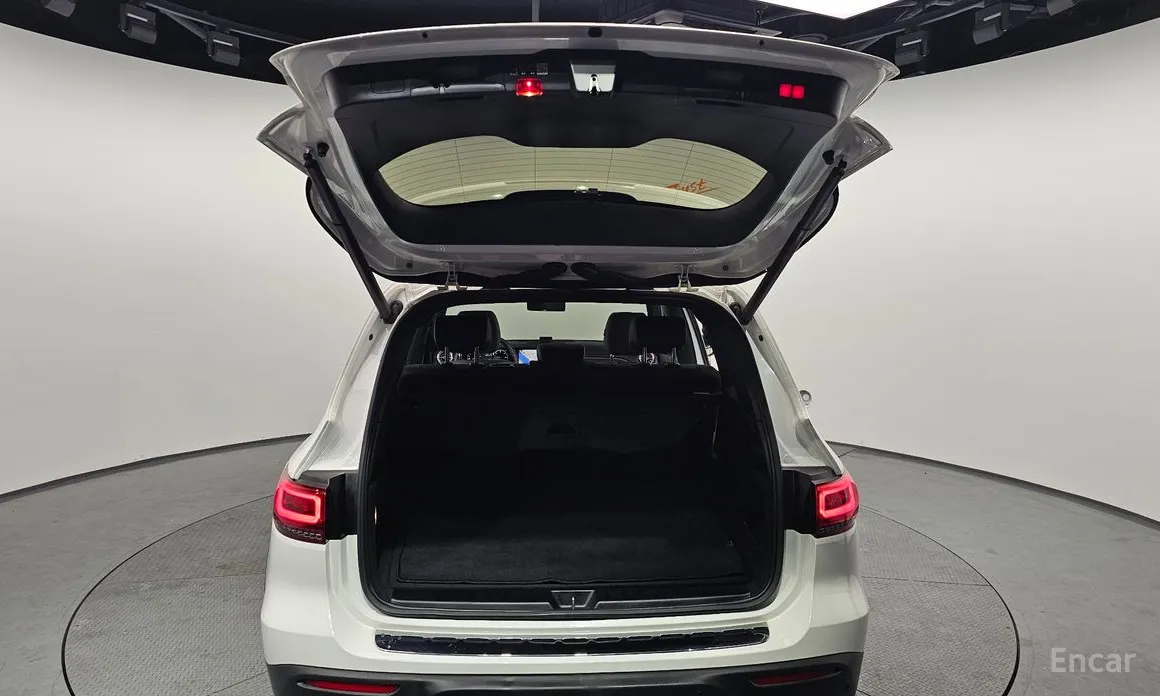 Фото 20 - Mercedes-Benz EQB