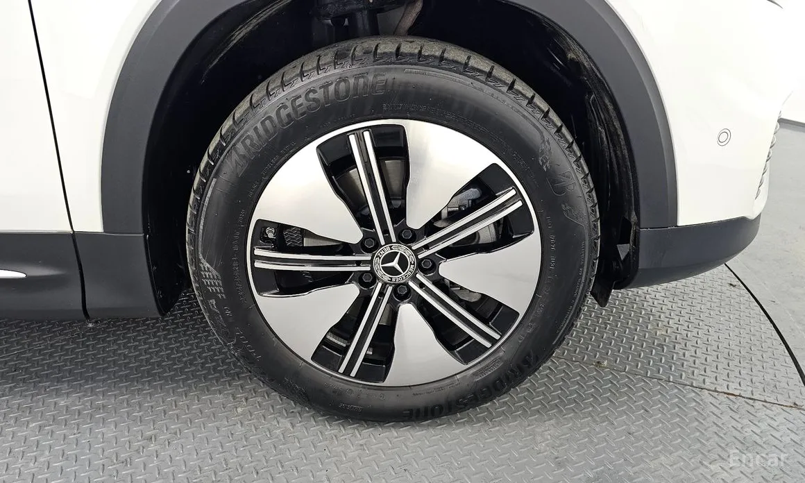 Фото 5 - Mercedes-Benz EQB