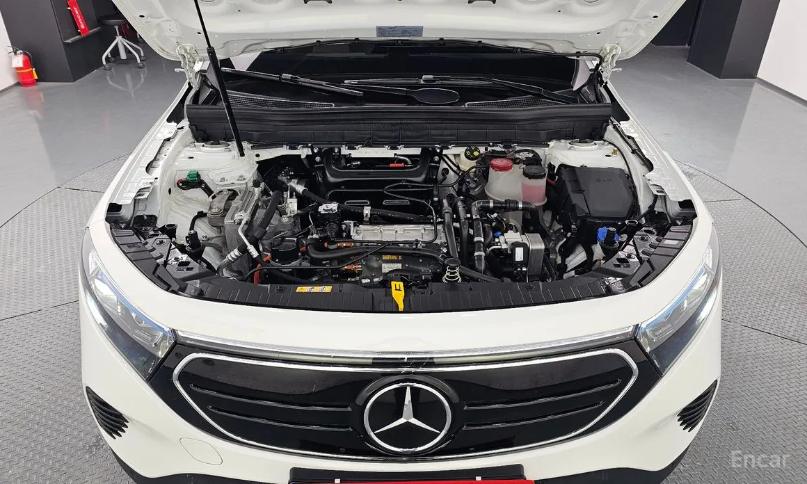 Фото 6 - Mercedes-Benz EQB