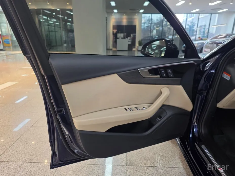 Фото 12 - Audi A4