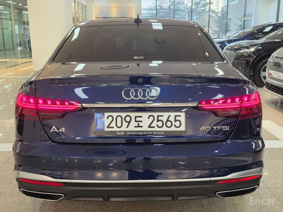 Фото 4 - Audi A4