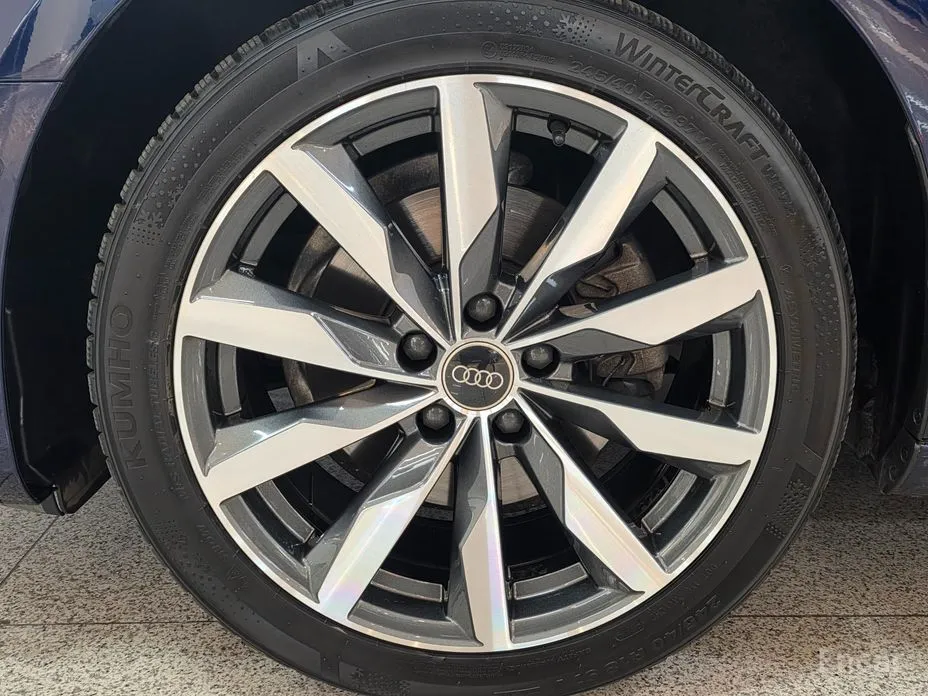 Фото 5 - Audi A4