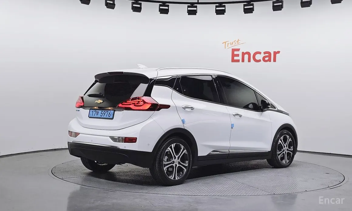 Фото 2 - Chevrolet Bolt EV