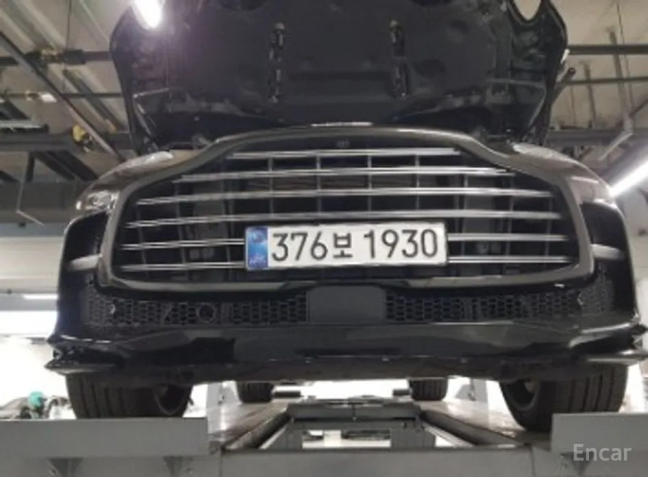 Фото 1 - Aston Martin DBX