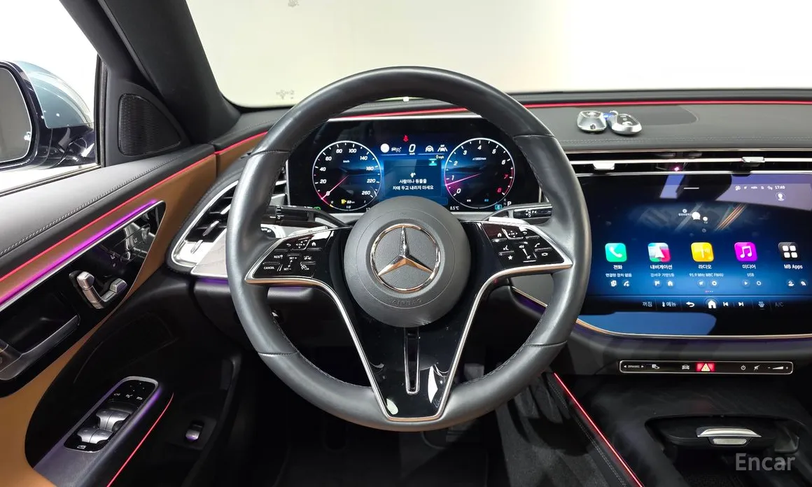 Фото 13 - Mercedes-Benz E-Class