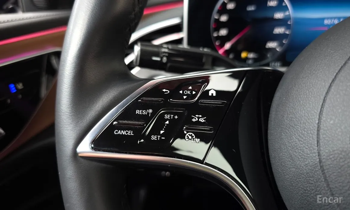 Фото 18 - Mercedes-Benz E-Class