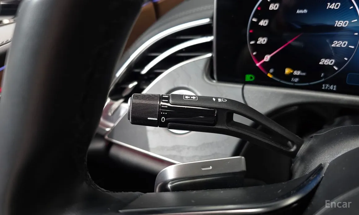 Фото 19 - Mercedes-Benz E-Class