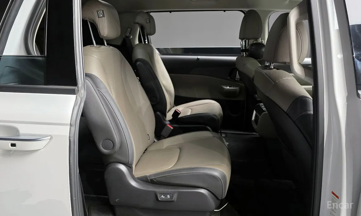 Фото 12 - Kia Carnival