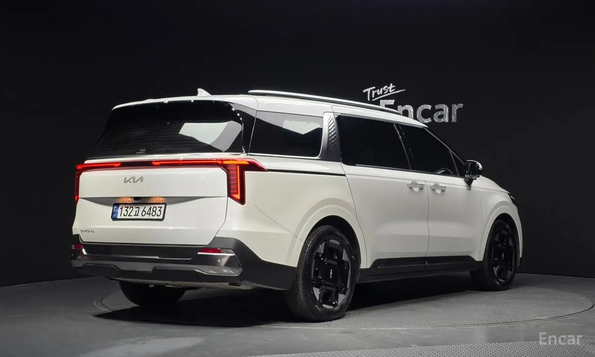 Фото 2 - Kia Carnival