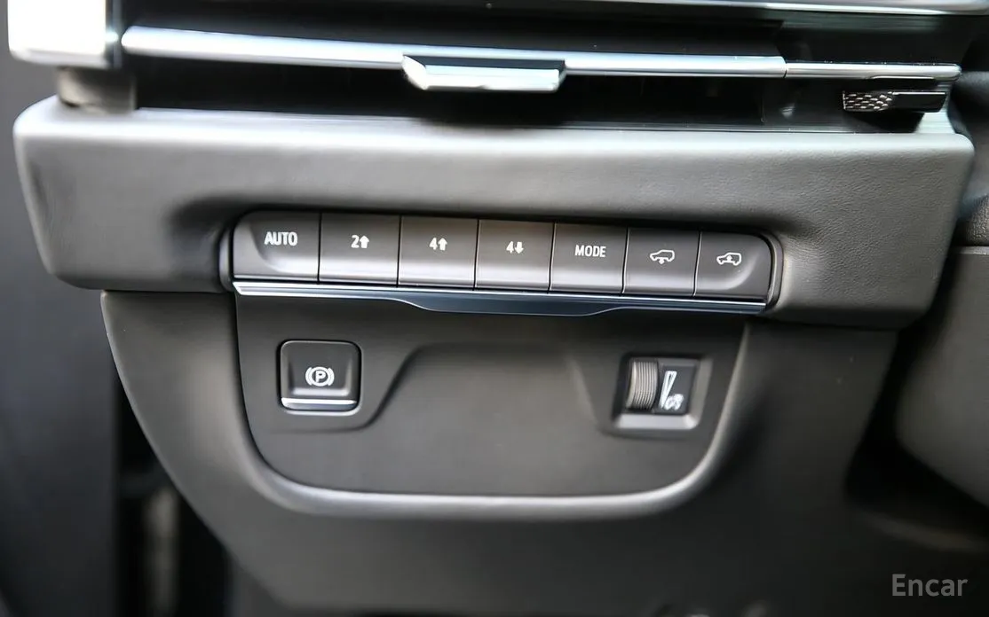 Фото 12 - Cadillac Escalade