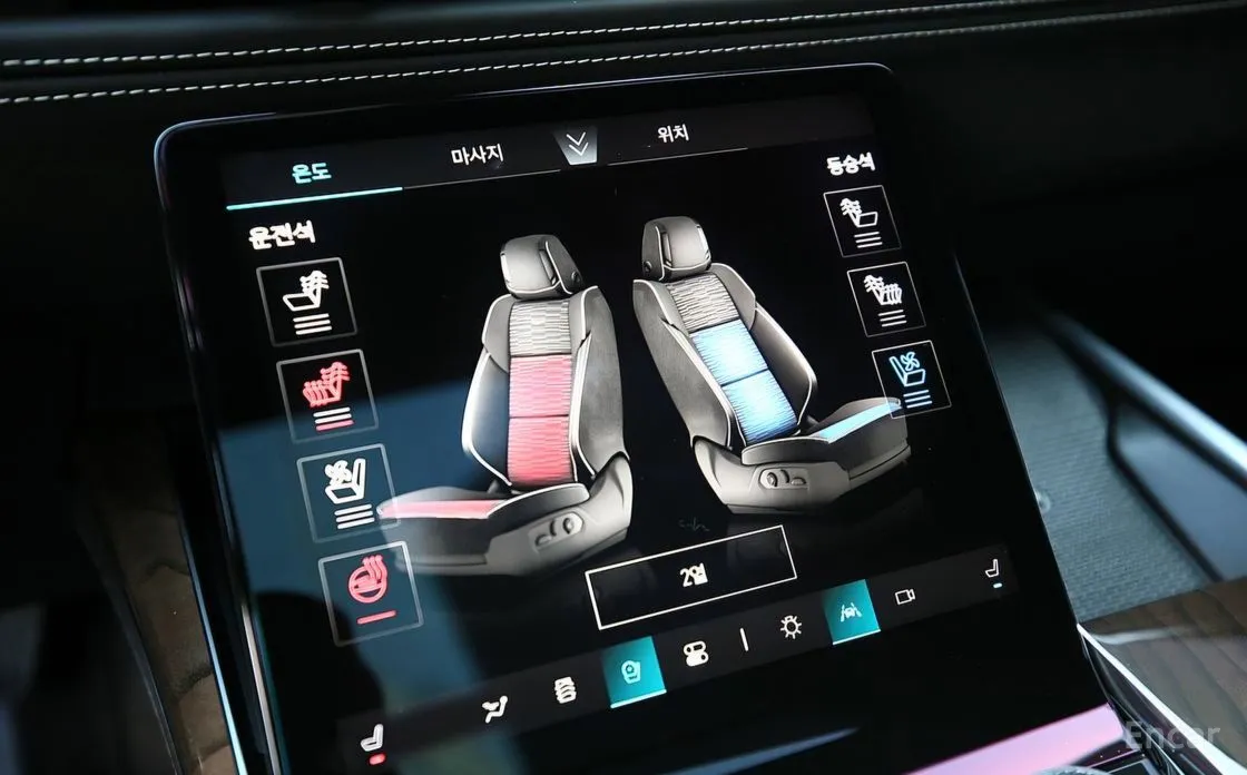 Фото 16 - Cadillac Escalade