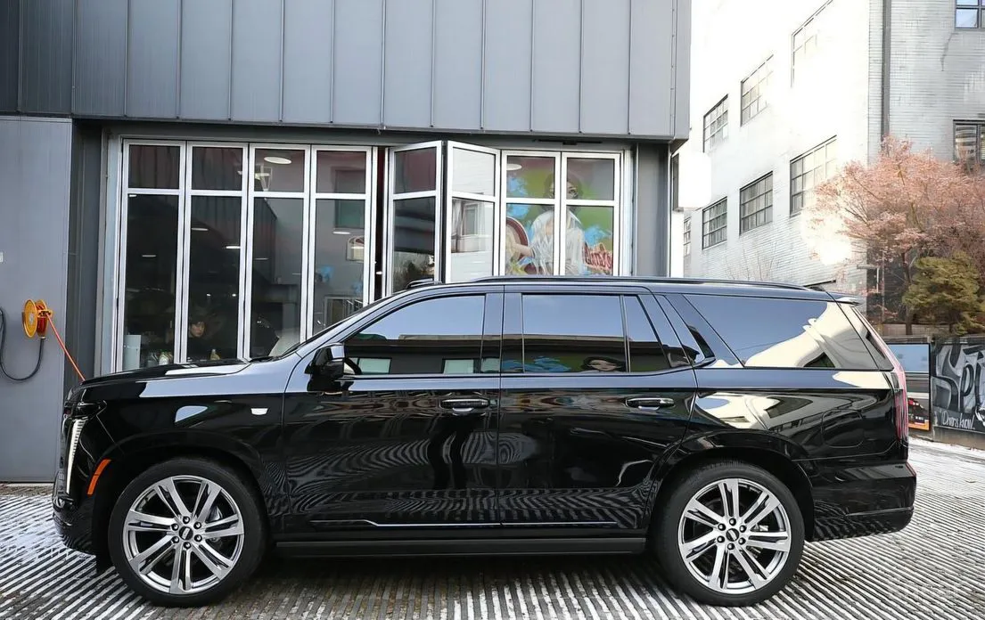 Фото 2 - Cadillac Escalade