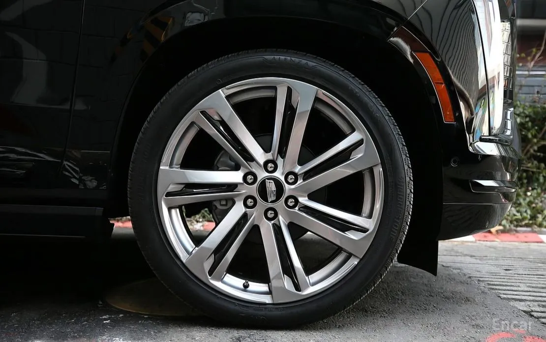 Фото 5 - Cadillac Escalade