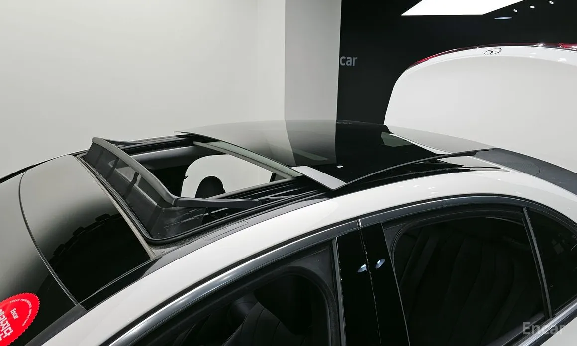 Фото 17 - Mercedes-Benz E-Class