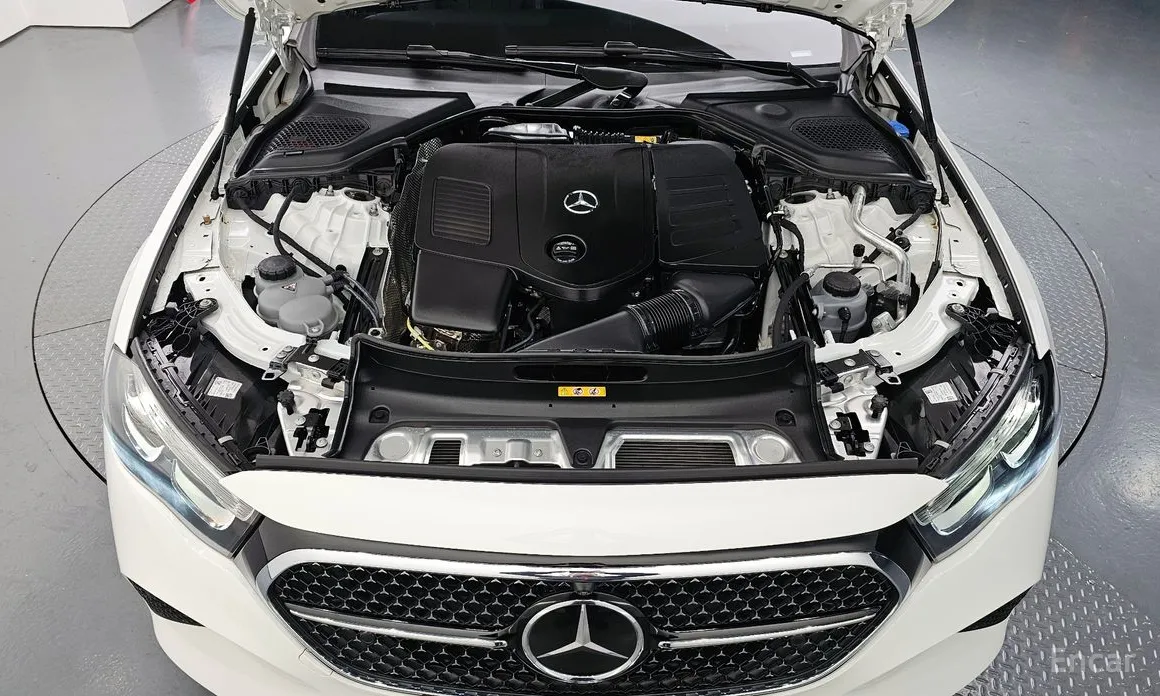 Фото 6 - Mercedes-Benz E-Class