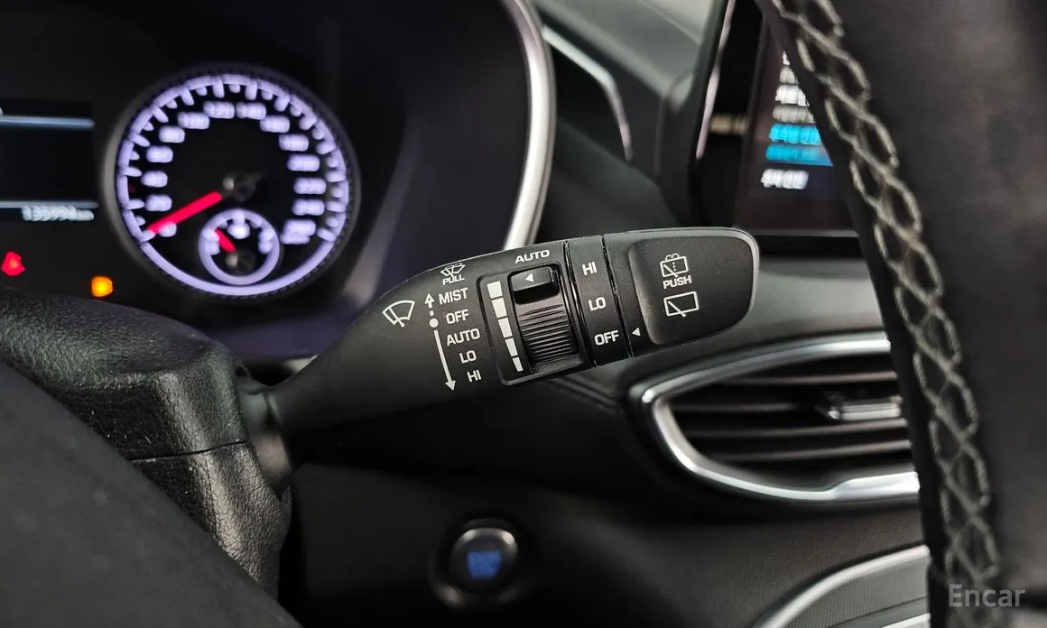 Фото 18 - Hyundai Santa Fe