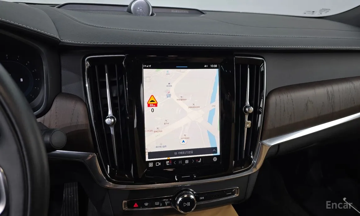 Фото 14 - Volvo S90